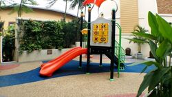 Holland Link (D10), Terrace #396009041
